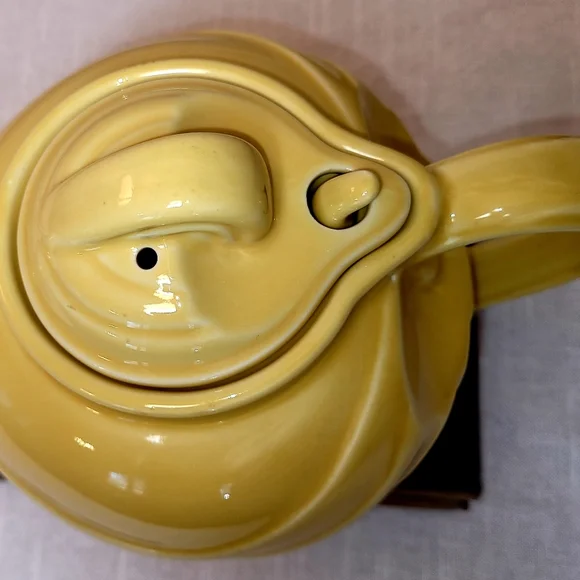 Vintage 40's Hall parade pattern canary yellow art deco teapot with hook lid